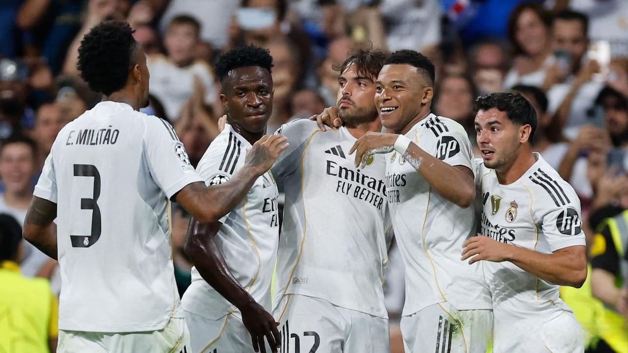 篮球勇士球星单场命中三分刷新纪录（勇士球星单场三分命中数改写纪录）