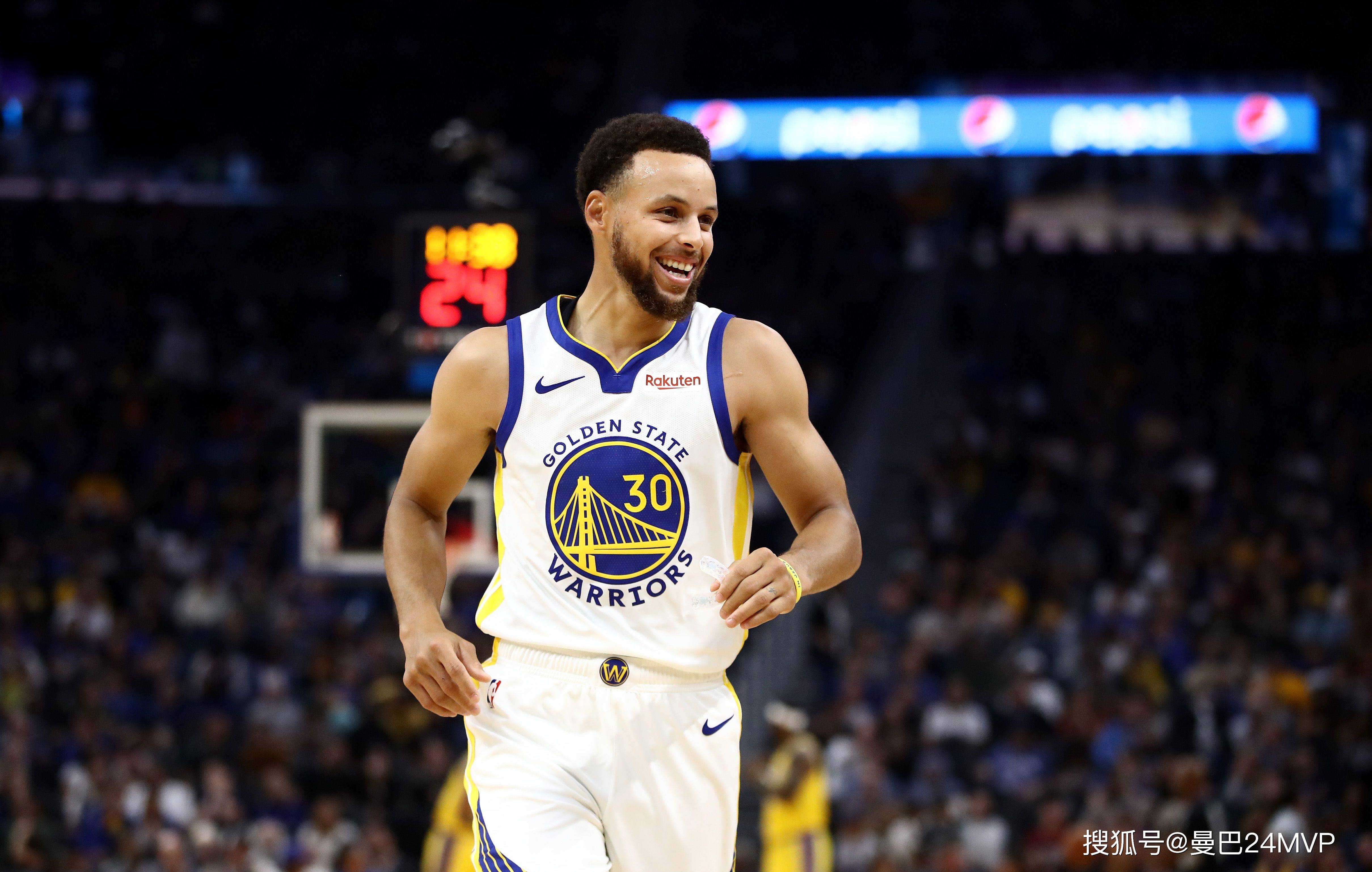 “黄袍”加身，里约热内卢基督像穿上黄潜球衣（里约基督像披上黄潜战袍）