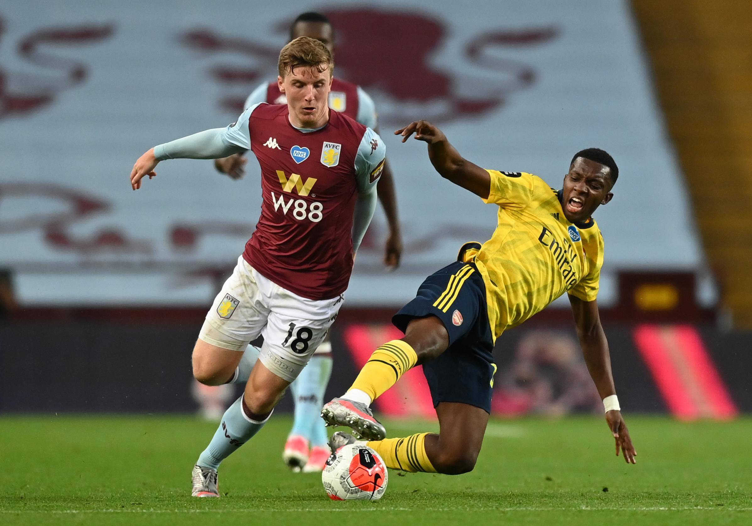 媒体人：今天于汉超将前往教练员培训班报到（媒体人透露：于汉超今日赴教练员培训班报到）