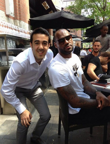 世体：巴萨内部认为凯恩很乐意来到西甲，莱万是一个很好先例（世体：巴萨内部看好凯恩愿意登陆西甲，莱万的成功是有力先例）