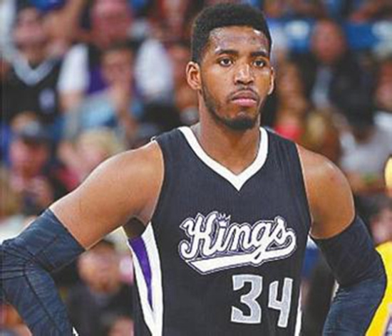 维埃里：现在拿皮奥和其他人比较毫无意义，应该让他安心踢球（维埃里：别再把皮奥和别人比较了，让他安心踢球）