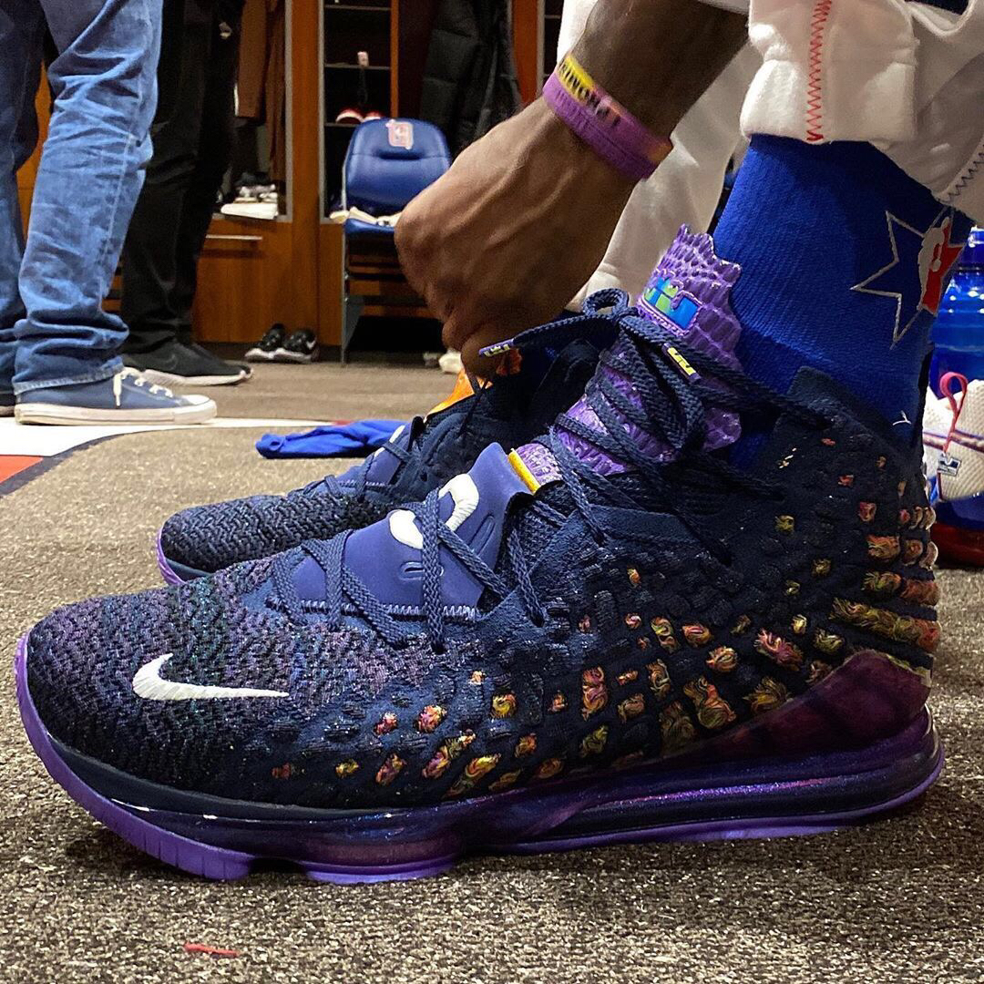 韩媒曝申裕斌总决赛将复出：膝伤未愈为世排带伤鏖战 盼冲击新纪录（韩媒称申裕斌将于总决赛复出：膝伤未愈仍为世界排名带伤拼战，力争再刷新纪录）